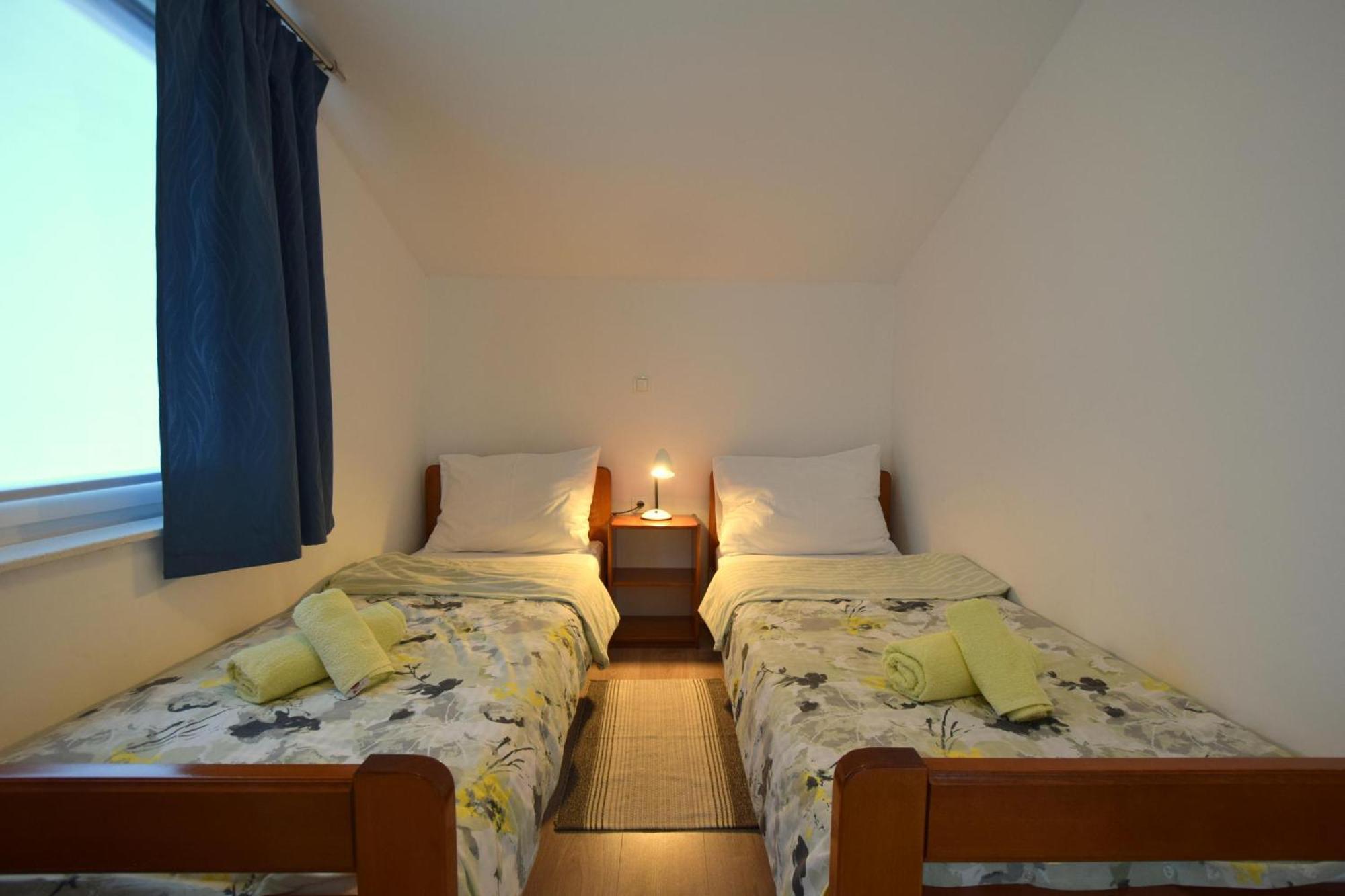 Apartments Cindric Малинська Екстер'єр фото