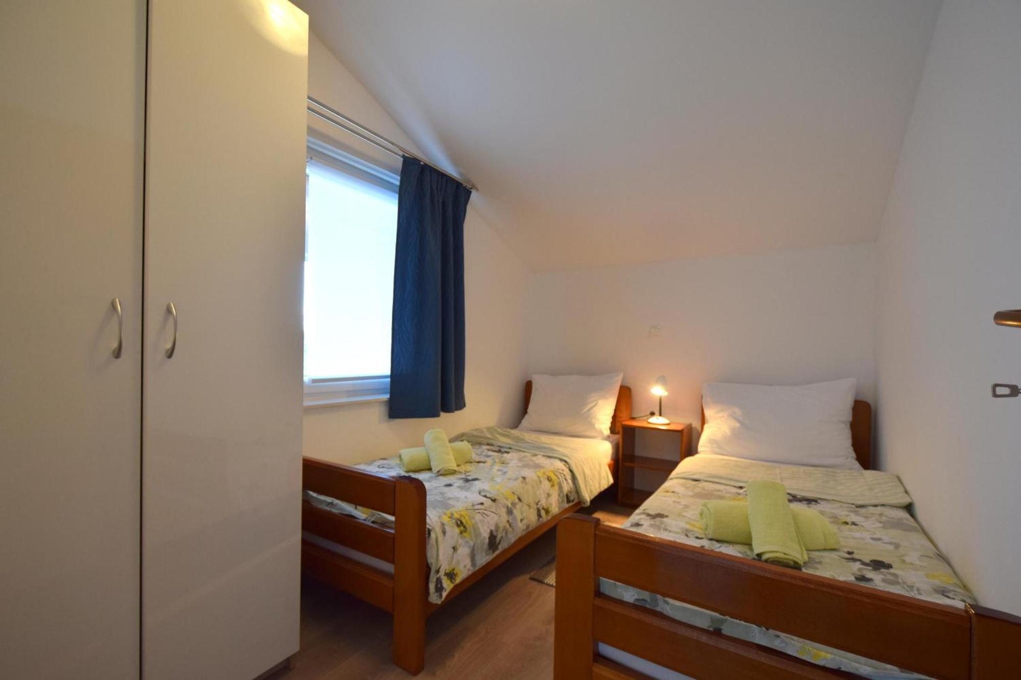 Apartments Cindric Малинська Екстер'єр фото