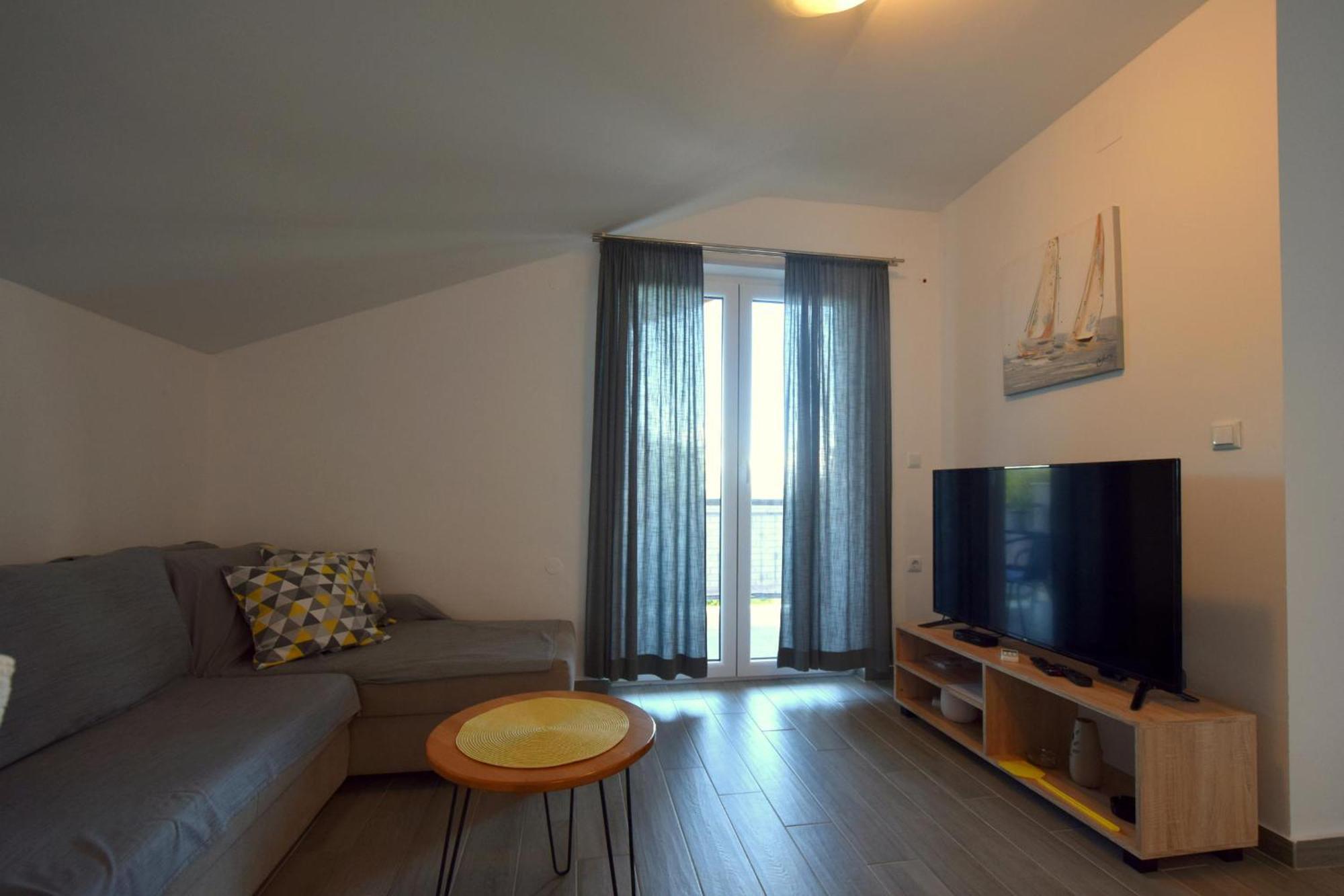 Apartments Cindric Малинська Екстер'єр фото