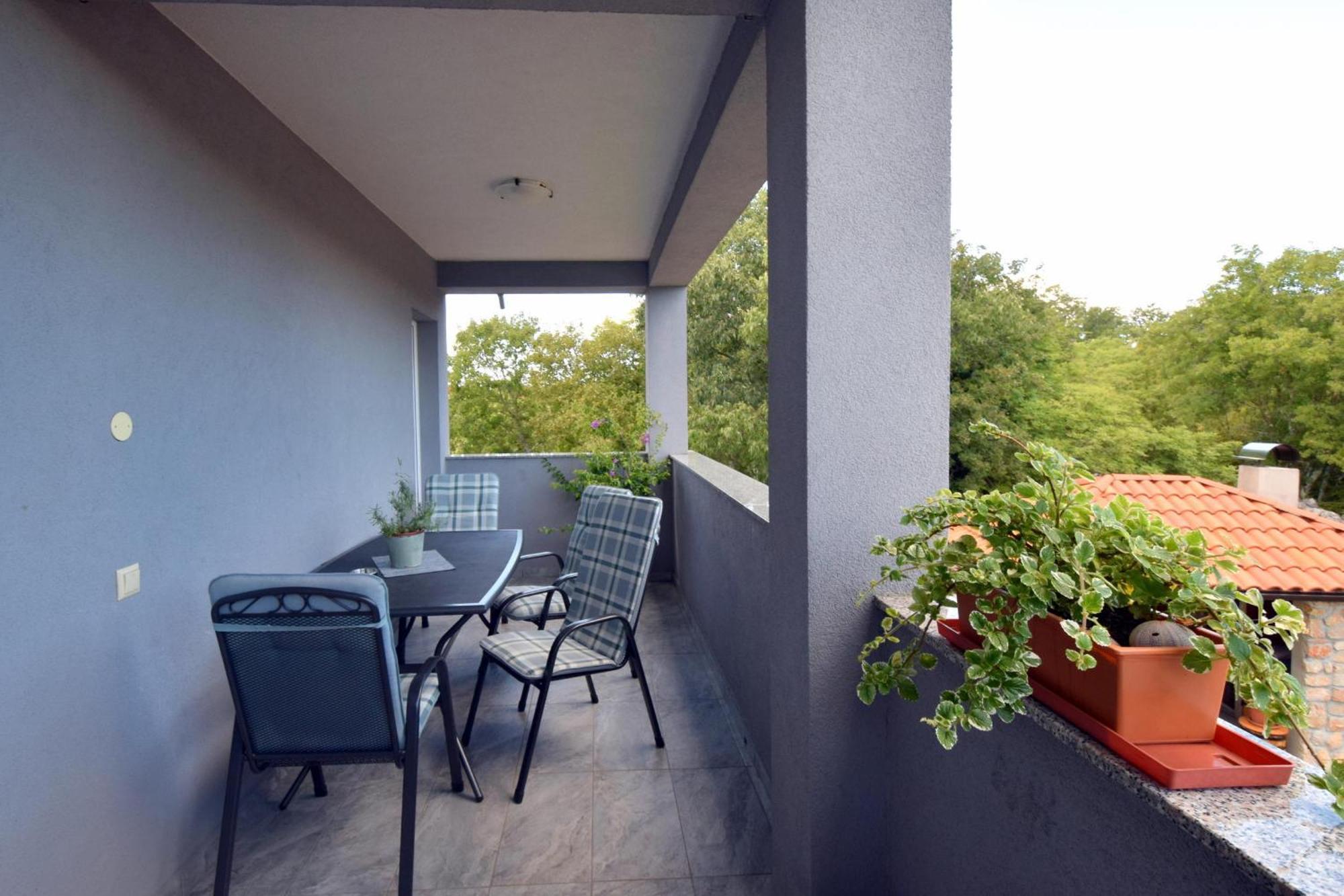 Apartments Cindric Малинська Екстер'єр фото